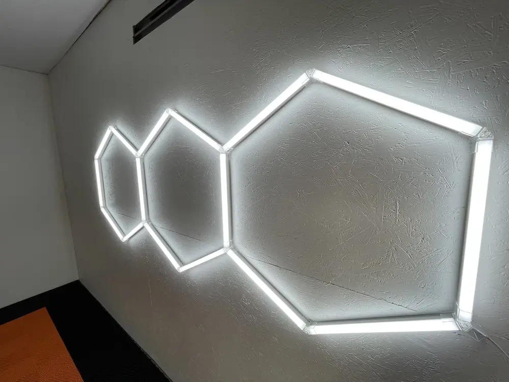 LED valgustid seinal