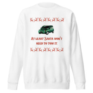 Valge kole jõulu kampsun rohelise Multipla pildiga ja naljaga “At least Santa won’t need to tow it”, pluss punased pikslilised põhjapõdrad ekstra koleduspunktideks